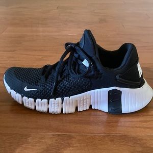 Black Nike Free Metcon 4